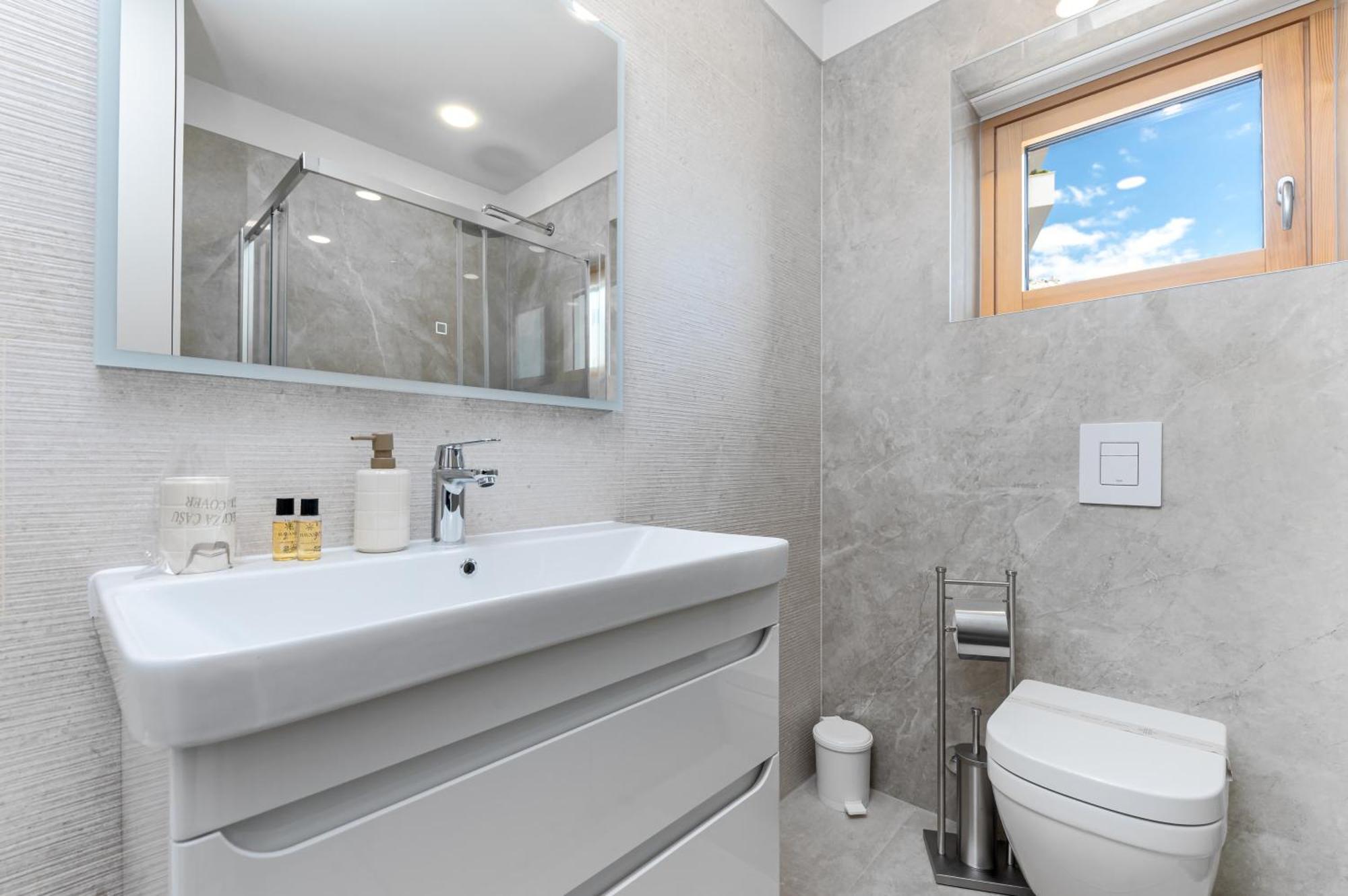 Luxury Adria Sea City & Mountain View Apartment Makarska Exterior photo